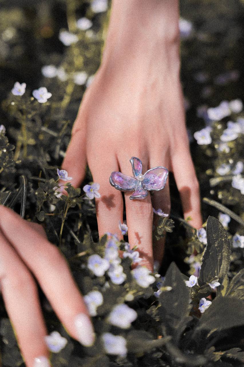 Clover ring