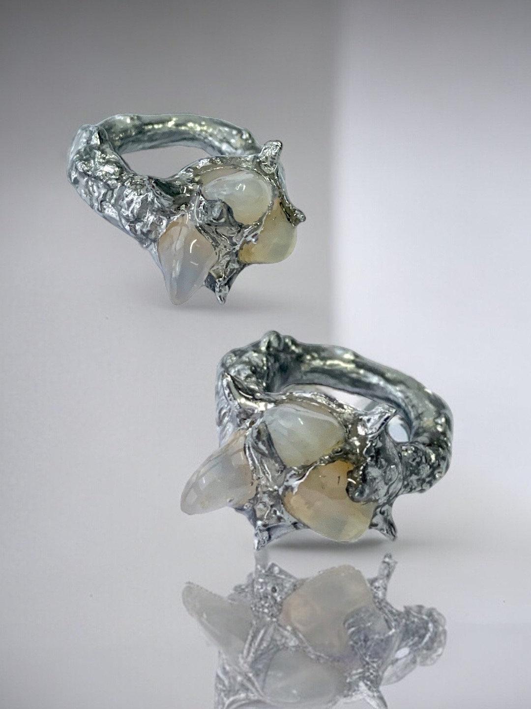Fake tooth ring